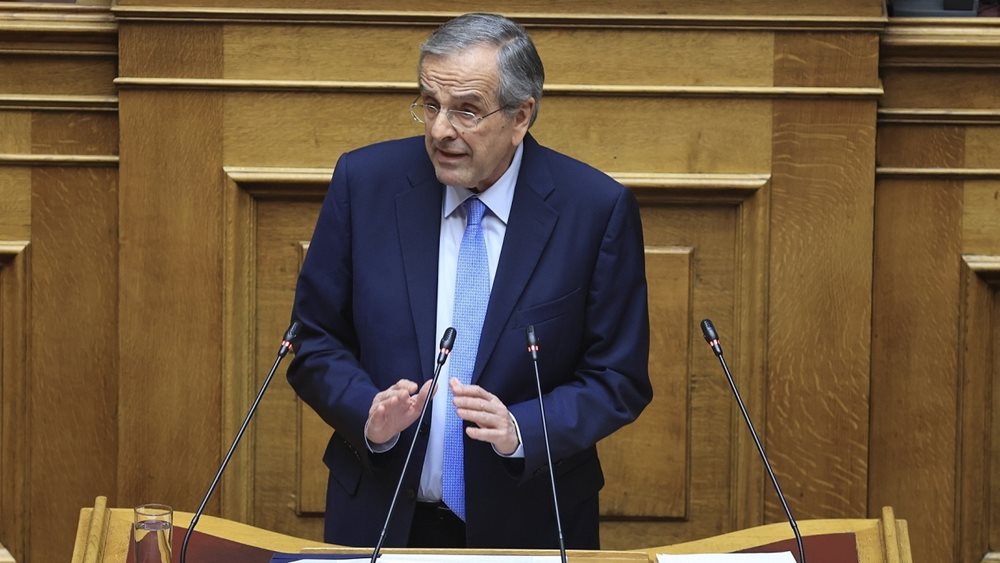 Ευχές στο γραφείο του θα δέχεται αύριο ο Α. Σαμαράς