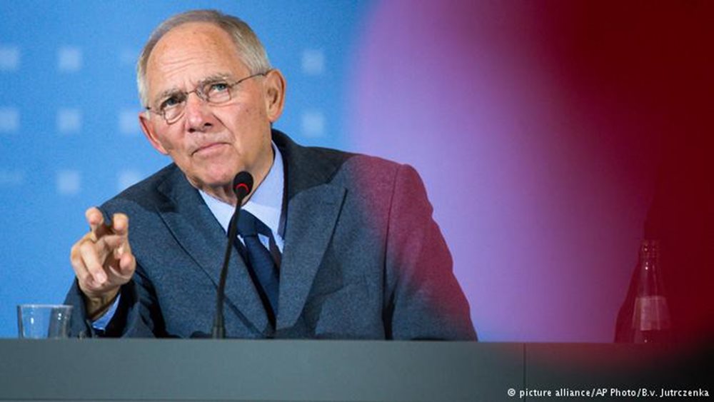 Handelsblatt: Παρέμβαση Schaeuble στην Κομισιόν υπέρ Ισπανίας και Πορτογαλίας