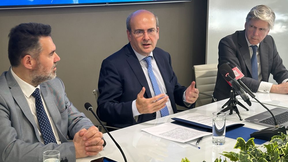 Κ. Χατζηδάκης: &quot;Δικαίωμα στη Λήθη&quot;, μια κίνηση ανθρωπιάς για τους επιζώντες από καρκίνο