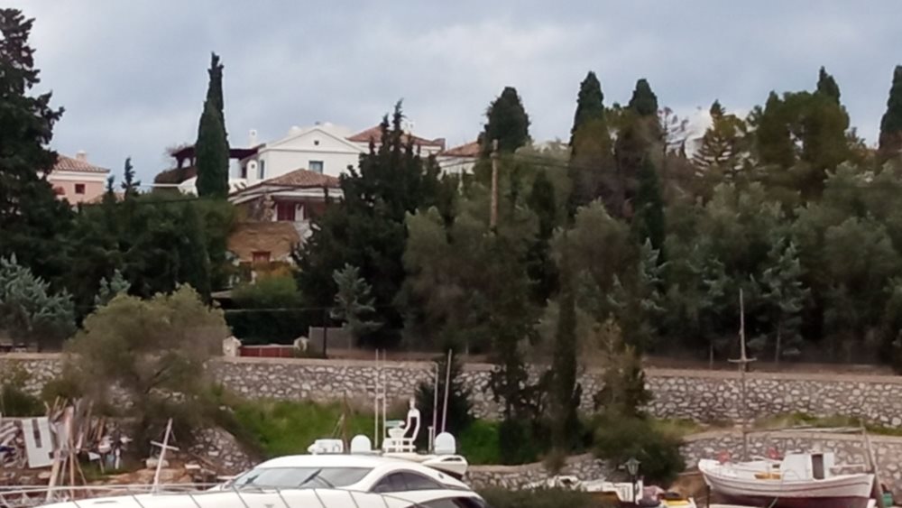 Αλλάζει χέρια η βίλα του Άλκη Δαυίδ στις Σπέτσες