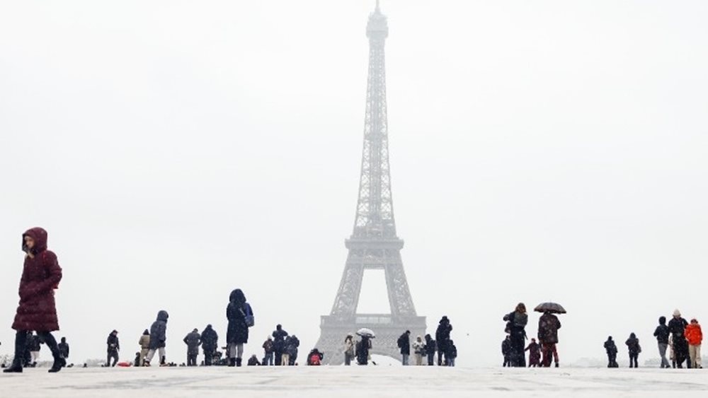 Γαλλία - Βρετανία - Ολλανδία: Σοβαρά προβλήματα σε δρόμους και αερομεταφορές από τη σφοδρή χιονόπτωση