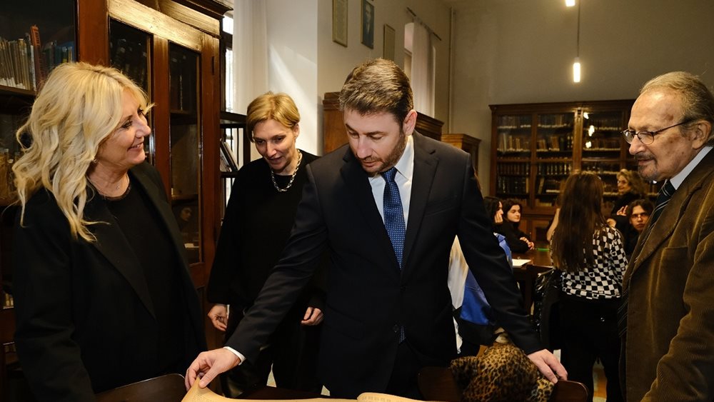 Επίσκεψη Νίκου Ανδρουλάκη στο Ζάππειο Παρθεναγωγείο στην Κωνσταντινούπολη
