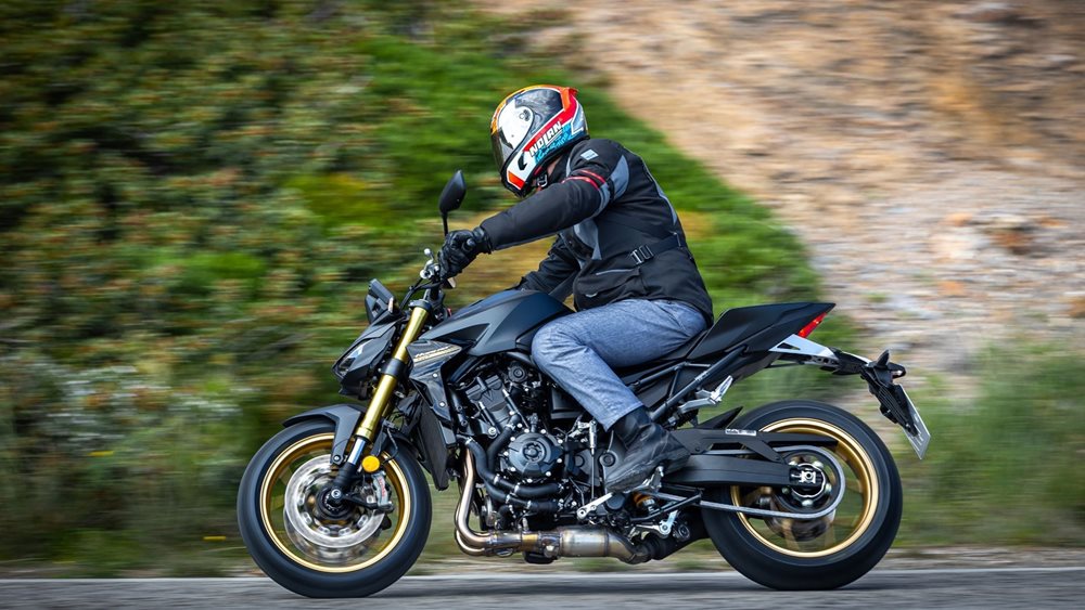 Οδηγούμε στην Ελλάδα το νέο Honda CB 1000 Hornet