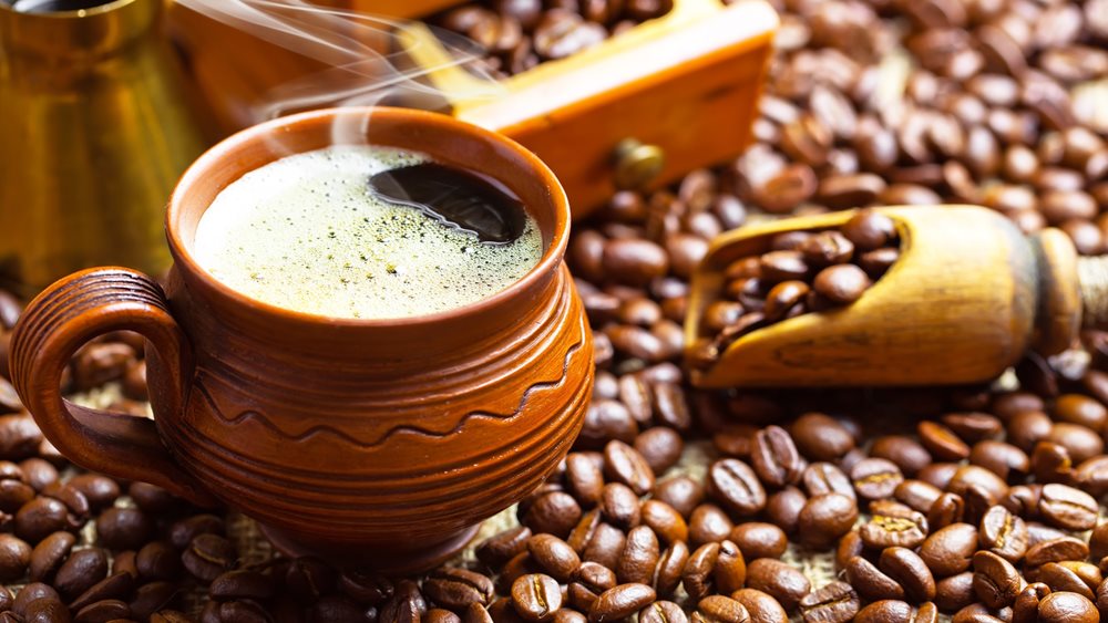 &quot;Βουτιά&quot; στις τιμές του καφέ - Σε χαμηλό 2ετίας το κακάο με πτώση 6,4%