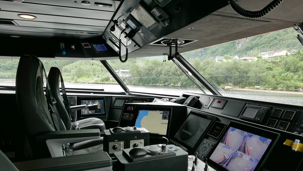 Στον Πειραιά τα νέα catamaran της Attica