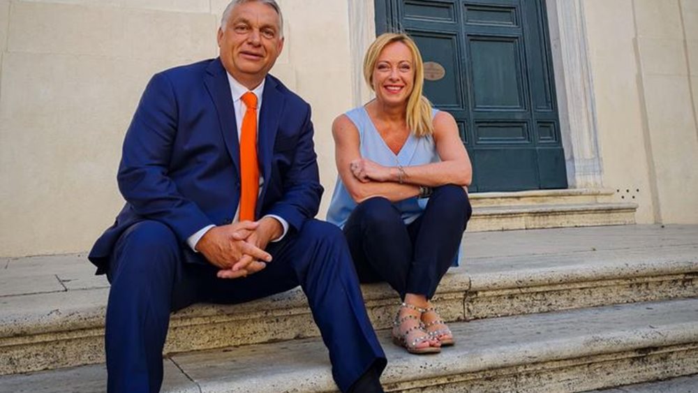 Ο Όρμπαν αποκαλεί την Μελόνι &quot;εν χριστώ αδελφή&quot; με την οποία μοιράζεται τις ίδιες πολιτισμικές ρίζες