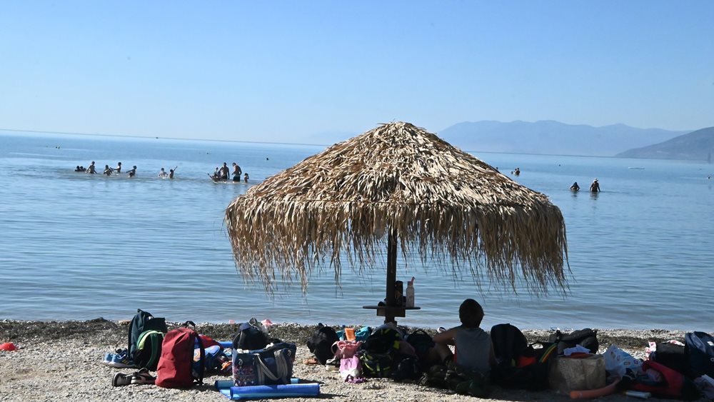 Θεσσαλονίκη: Γεμάτη από Βαλκάνιους τουρίστες η παραλία της Περαίας
