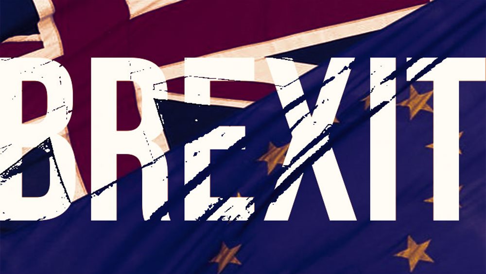 Πρώτη φορά μπροστά το Brexit σε δημοσκοπήσεις
