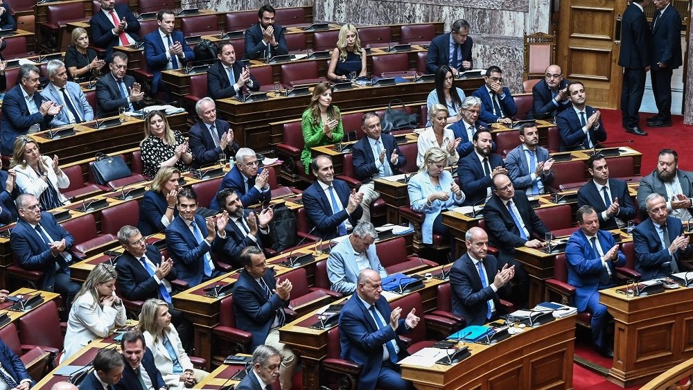 Βουλή: Η στάση των κομμάτων στην επικείμενη ψηφοφορία επί του σ/ν για την ενίσχυση του εισοδήματος
