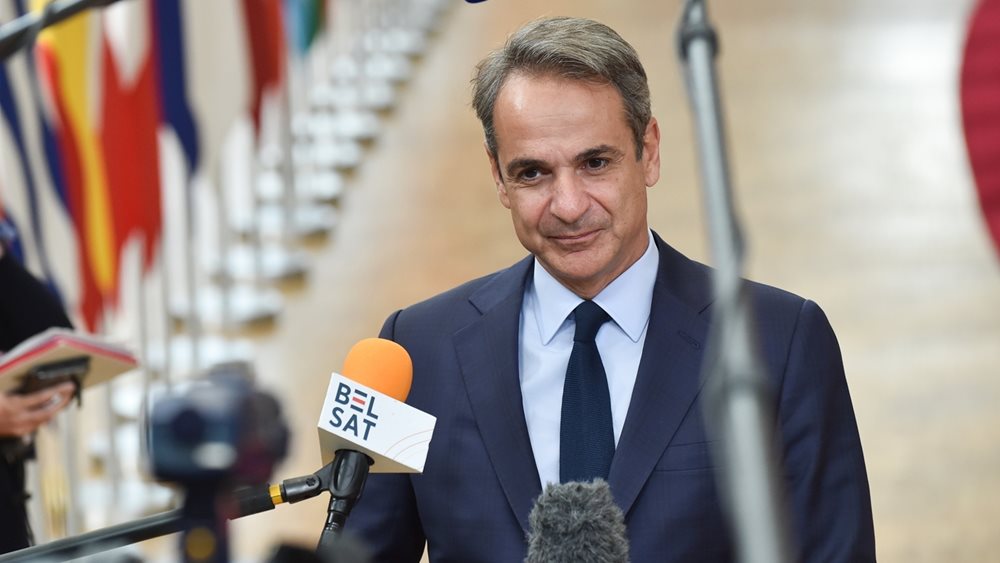 Politico: Ο Κ. Μητσοτάκης πιέζει την ΕΕ για κοινό δανεισμό για την άμυνα
