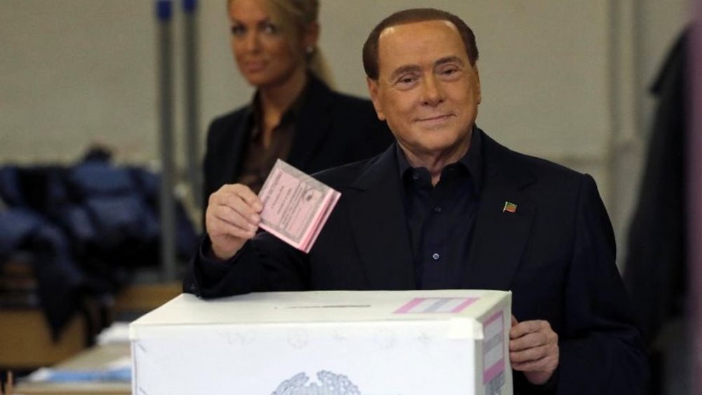 Berlusconi: Ψηφίστε για να πείτε &quot;ciao&quot; στον Renzi