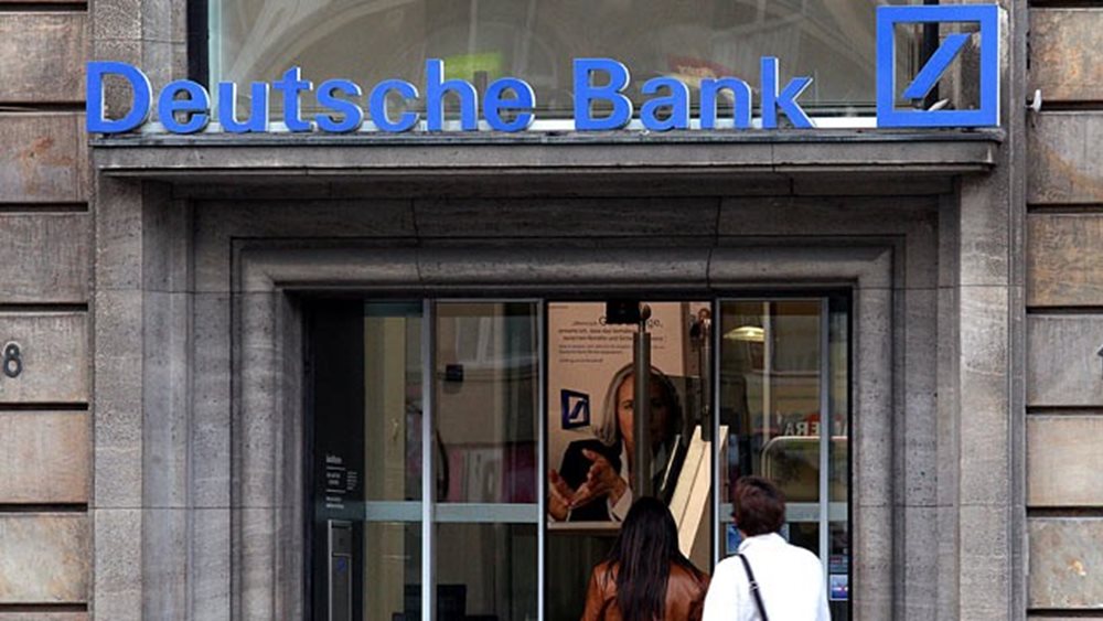 Τα προβλήματα της Deutsche Bank ανησυχούν τους Γερμανούς πολιτικούς