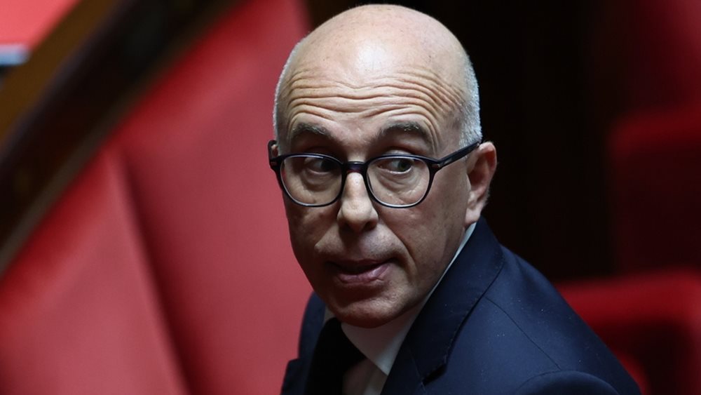 Γαλλία: Εσωκομματική εξέγερση κατά του ηγέτη των κεντροδεξιών Ρεπουμπλικανών, Σιοτί - "Ξεπουλήθηκε στην ακροδεξιά Λεπέν, να παραιτηθεί"