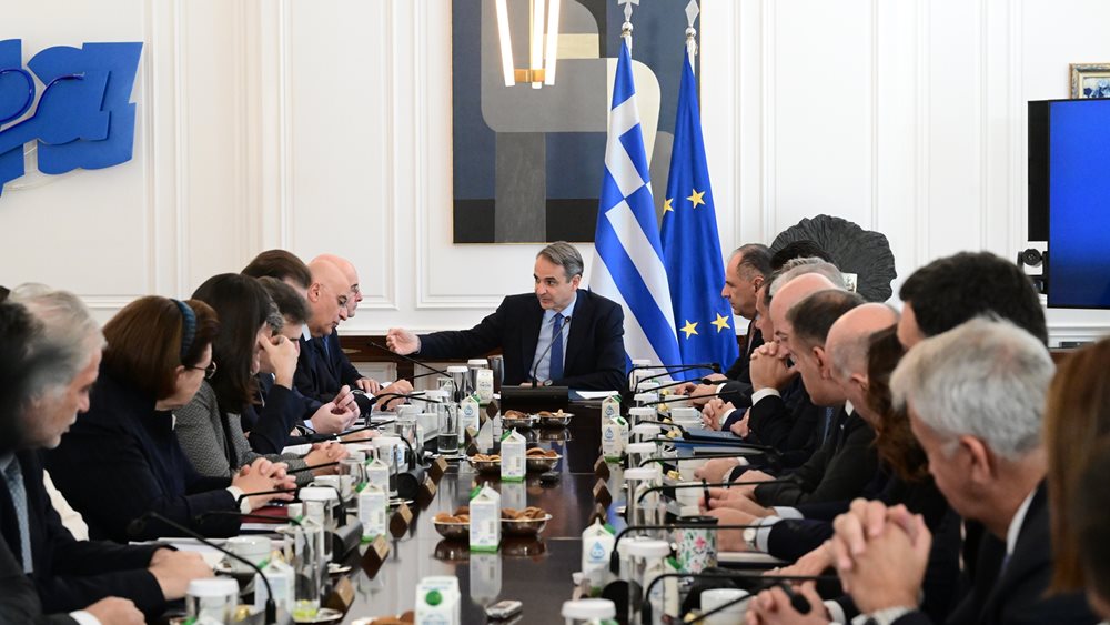 Κινητοποίηση στην κυβέρνηση για τις νέες αυξήσεις στα ακτοπλοϊκά εισιτήρια - Σύσκεψη στο Μαξίμου υπό τον Κ. Μητσοτάκη