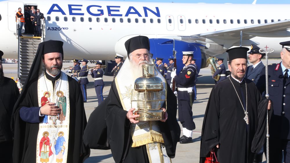 Στην Αθήνα το απόγευμα το Άγιο Φως