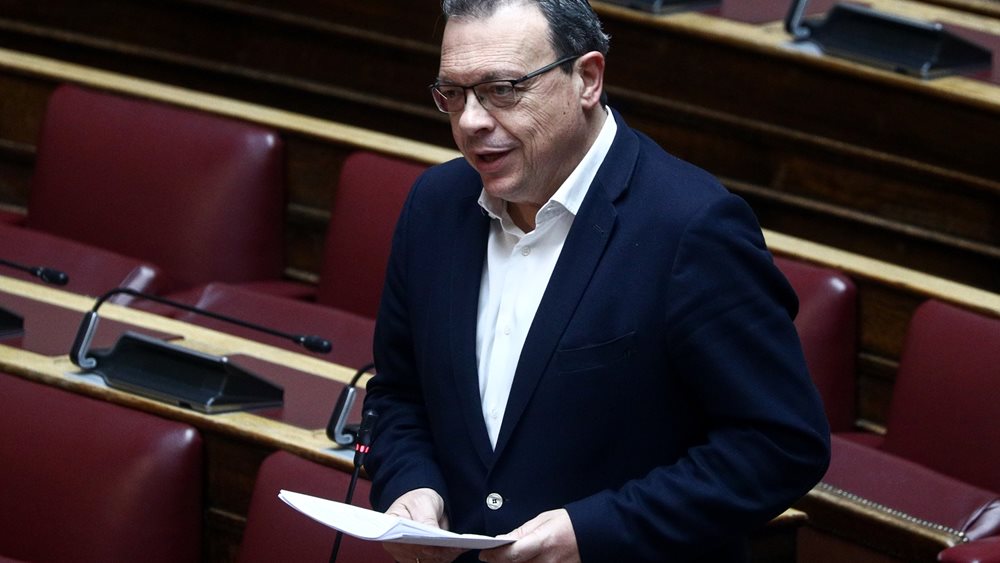 Διαμαρτυρία ΣΥΡΙΖΑ για την τοποθέτηση των Σπαρτιατών στα έδρανα της αριστεράς στη Βουλή