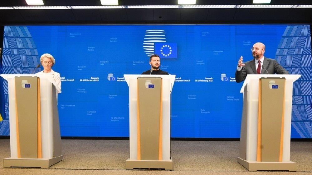 &quot;Φειδωλή&quot; σε δεσμεύσεις η ΕΕ έναντι του Ζελένσκι