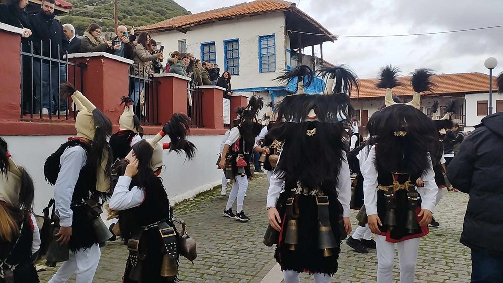 Σείεται και δονείται η Ηδωνίδα Γη από τα Διονυσιακά δρώμενα στα χωριά της Δράμας