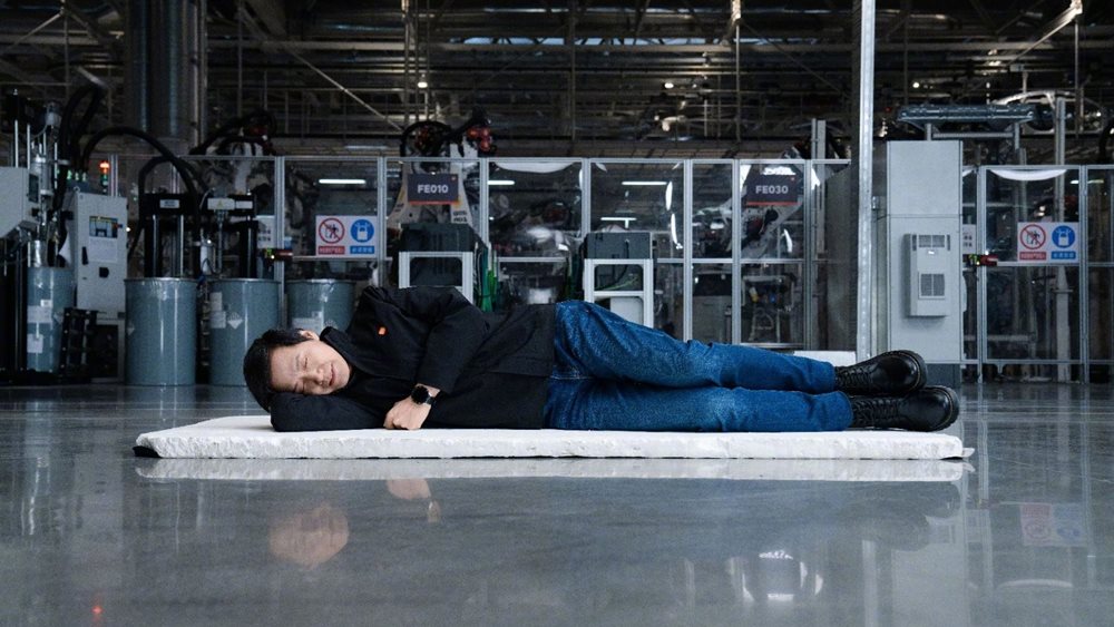 Η Xiaomi έχει στόχο να παραγάγει 300.000 αυτοκίνητα το 2025, λέει ο ιδρυτής της