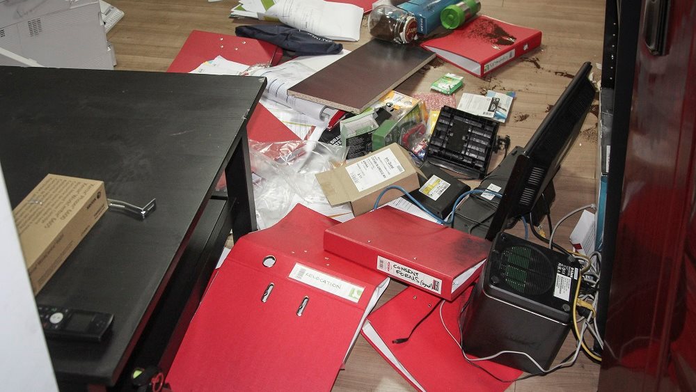 Θριαμβολογεί ο "Ρουβίκωνας" για τις επιθέσεις και την έλλειψη του κράτους