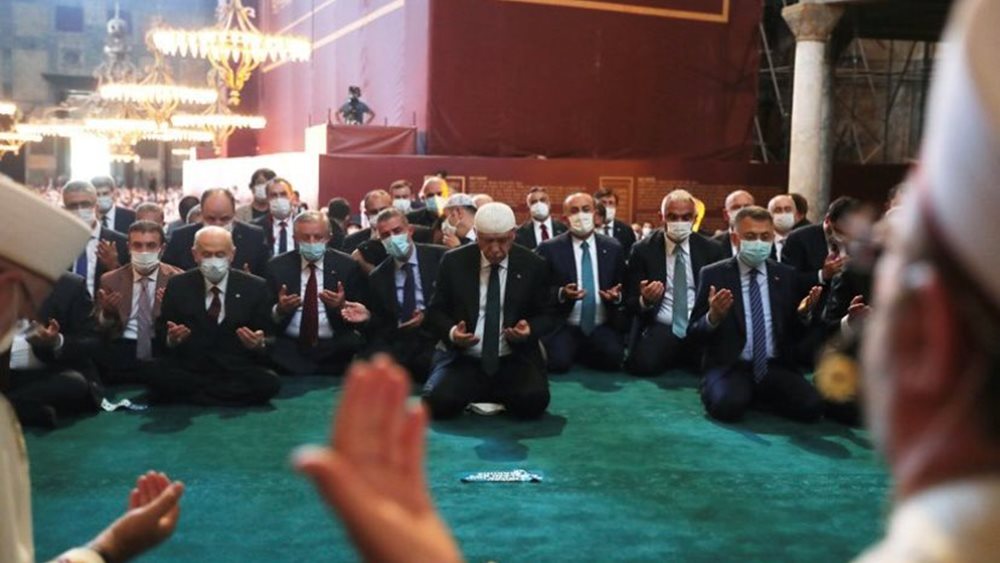 Ερντογάν: Όποιος έχει εθρότητα προς τη Σαρία, έχει εχθρότητα προς το Ισλάμ
