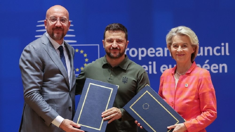 Β. Ζελένσκι: “Ιστορική απόφαση” η επίσημη έναρξη των ενταξιακών διαπραγματεύσεων της Ουκρανίας