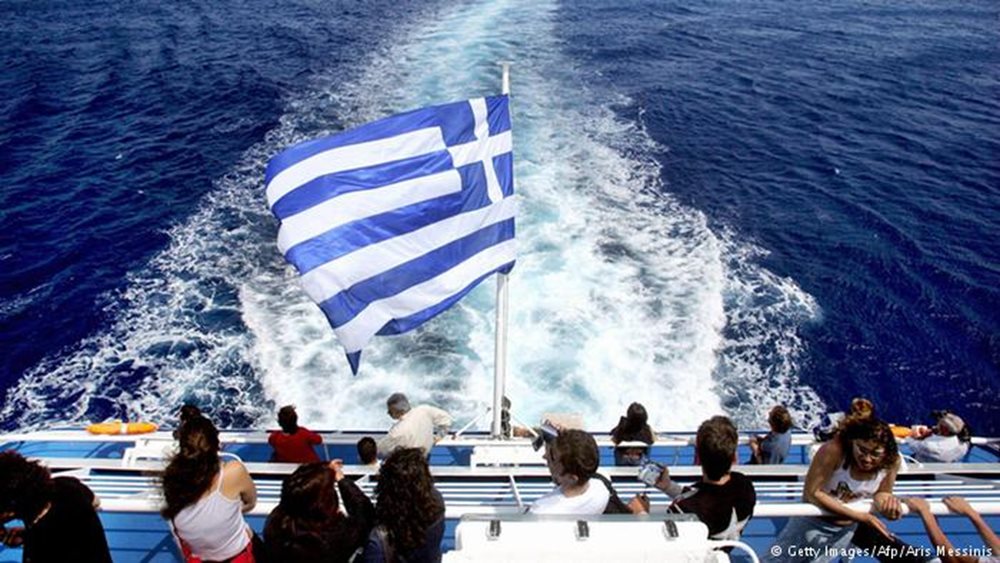 DW: Τέλος της κρίσης και των μνημονίων το 2018;