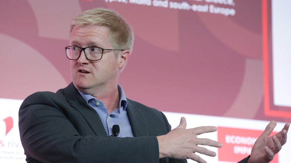 Παράθυρο για αναβάθμιση της ελληνικής οικονομίας στην επενδυτική βαθμίδα από τη Moody’s