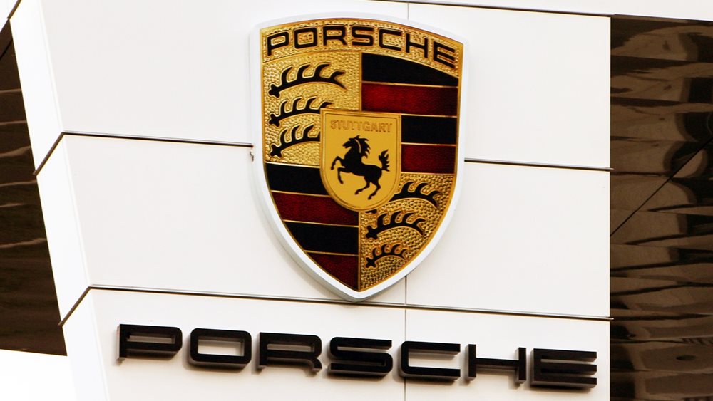 Βουτιά 5% για την Porsche που υποβάθμισε τις προοπτικές της στο 2024