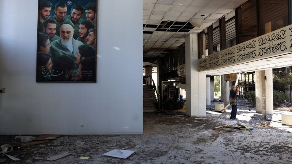 Το Ισραήλ απειλεί με στοχοθέτηση Χαμενεΐ, το Ιράν προειδοποιεί τις ΗΠΑ - Βλέμματα στον Τραμπ για την επόμενη κίνηση