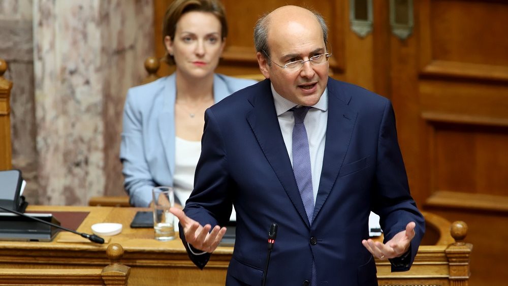 Κ. Χατζηδάκης: Αυξάνεται στο 20% η επιδότηση για τα ηλεκτρικά αυτοκίνητα έως €30.000
