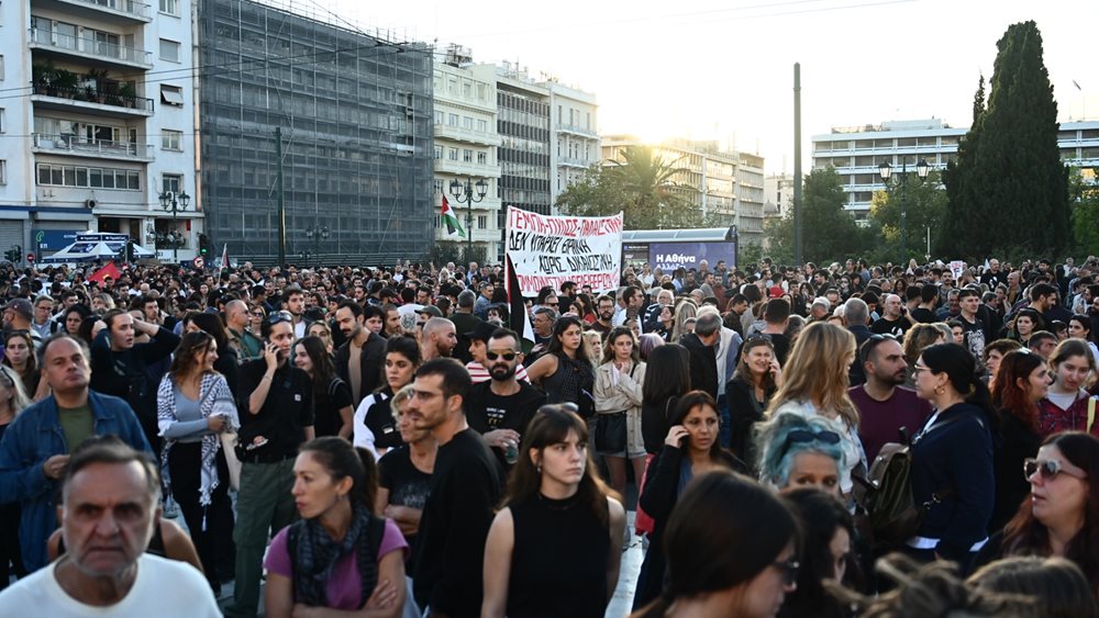 Μύδροι από ΠΑΣΟΚ - ΣΥΡΙΖΑ - ΚΚΕ για την κυριακάτικη ανάρτηση Κ. Μητσοτάκη σχετικά με το Μνημείο Αγνώστου Στρατιώτη
