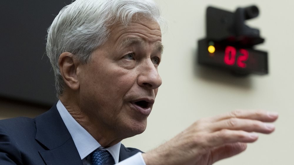 Τζέιμι Ντάιμον: Η Fed «έχασε λίγο τον έλεγχο του πληθωρισμού»