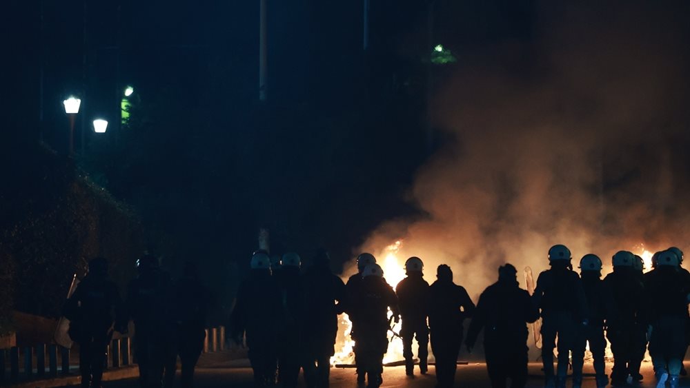 Θεσσαλονίκη: 18 προσαγωγές και μία σύλληψη μετά από επεισόδια στο κέντρο της πόλης