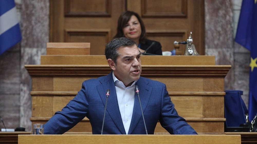 Το &quot;καρφί&quot; Τσίπρα σε Γεωργία Αδειλίνη: Τουλάχιστον να κάθεται και να ακούει