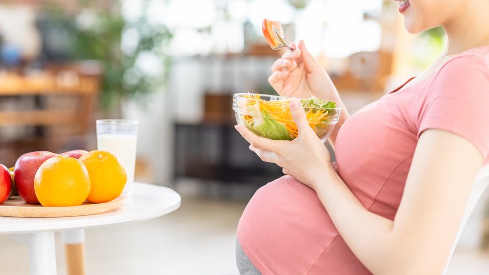 Έρευνα: Ποια είναι η διατροφή που φαίνεται να προστατεύει στην εγκυμοσύνη