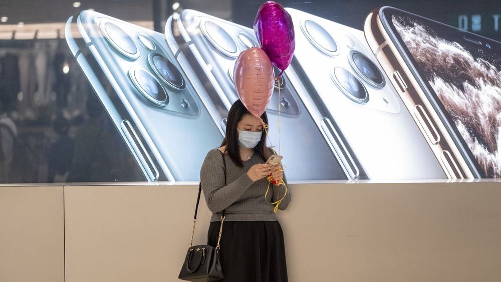 Η Apple είναι "εγκλωβισμένη" στο iPhone, ακριβώς όπως οι χρήστες του