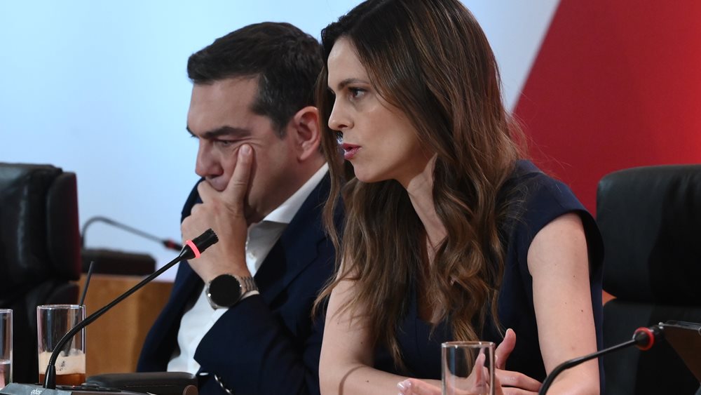 Η Αχτσιόγλου &quot;διορθώνει&quot; προσεκτικά τον Τσίπρα για το &quot;δαχτυλίδι&quot; - Ανοιχτές γέφυρες