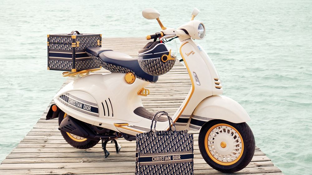 VESPA 946 CHRISTIAN DIOR: Ένα νέο έμβλημα γεννιέται, ωδή στη χαρά της ζωής