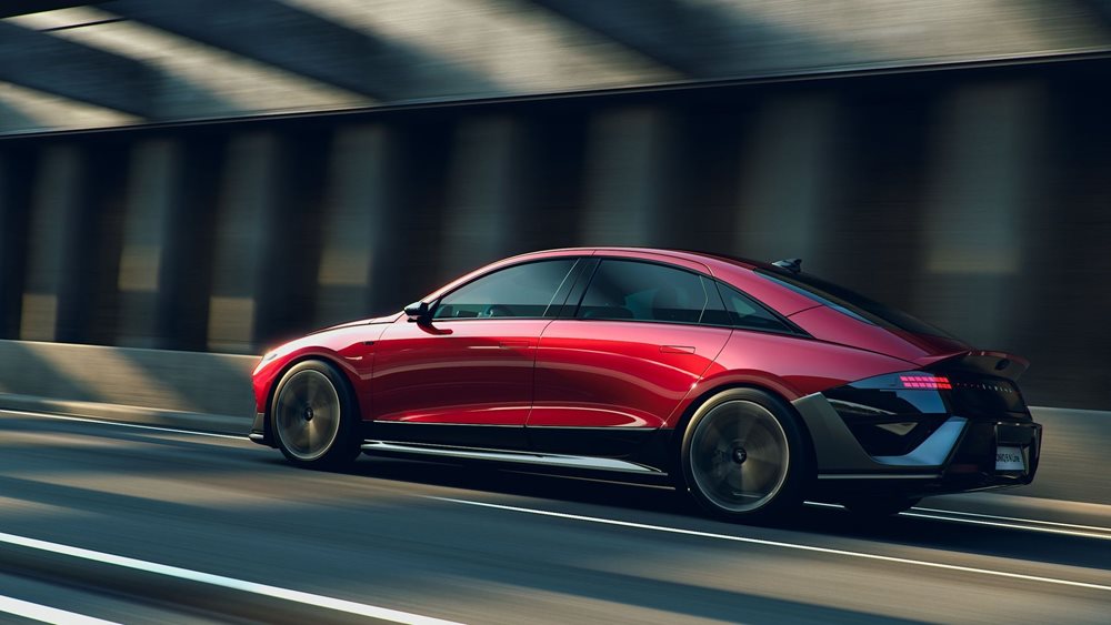 Το Hyundai IONIQ 6 ανανεώθηκε και έγινε ακόμη πιο φουτουριστικό (εικόνες)