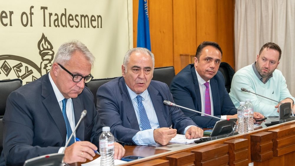 Ο Μ. Βορίδης στο ΔΣ του ΕΕΑ: Τι είπε για 13ο-14ο μισθό, για περαιτέρω μειώσεις τραπεζικών χρεώσεων, για στήριξη του επιχειρείν