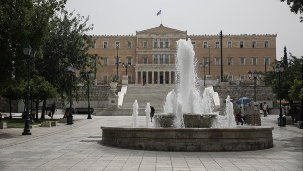Τι βλέπουν για την Ελλάδα το νέο έτος οι διεθνείς οίκοι
