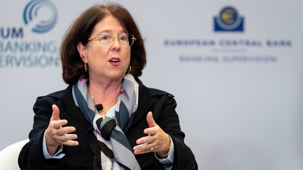 Elizabeth McCaul (ΕΚΤ) στο Capital.gr: Διατηρήσιμη η ισχυρή κερδοφορία στις τράπεζες - Εντός του 2024 η απόφαση για τα μερίσματα