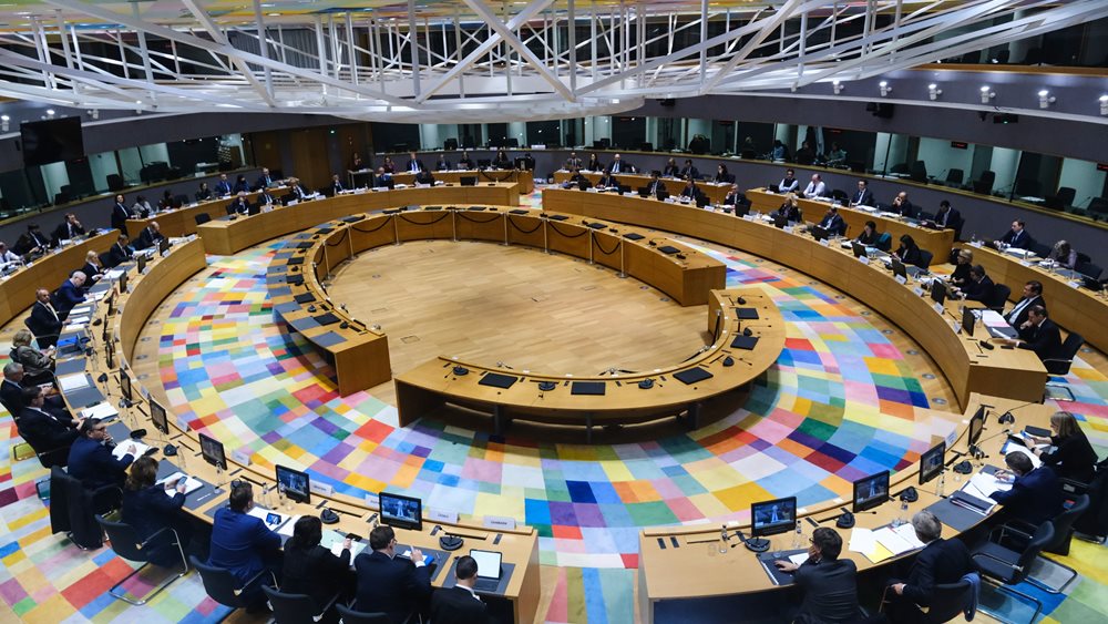 Στο Eurogroup της Δευτέρας το μαχαίρι στα μέτρα στήριξης