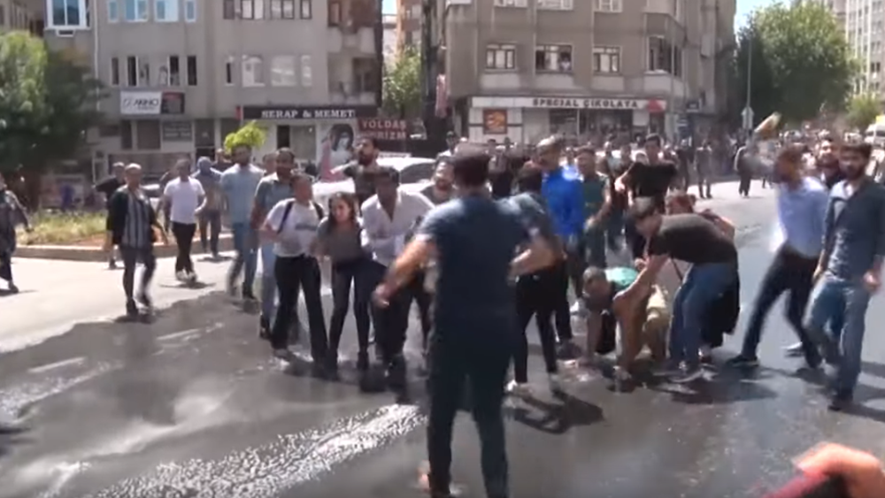 Τουρκικό ΥΠΑΜ: Το PKK να καταθέσει τα όπλα - Συνεχίζονται τα πλήγματα εναντίον του στο Ιράκ και τη Συρία