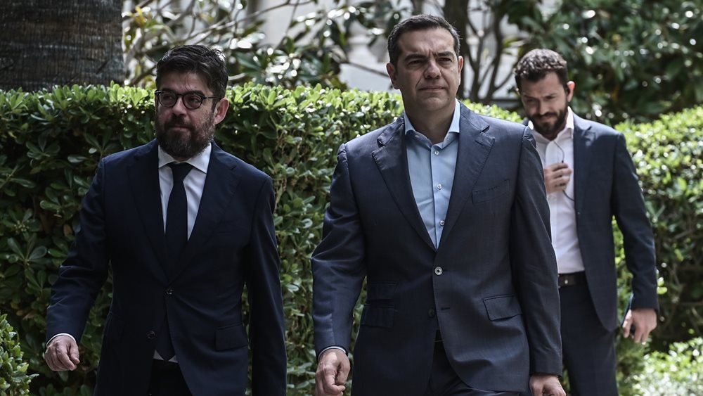 Αλ. Τσίπρας: Oδυνηρό σοκ το αποτέλεσμα - Αναλαμβάνω την ευθύνη και στέκομαι δυνατά για τη μάχη