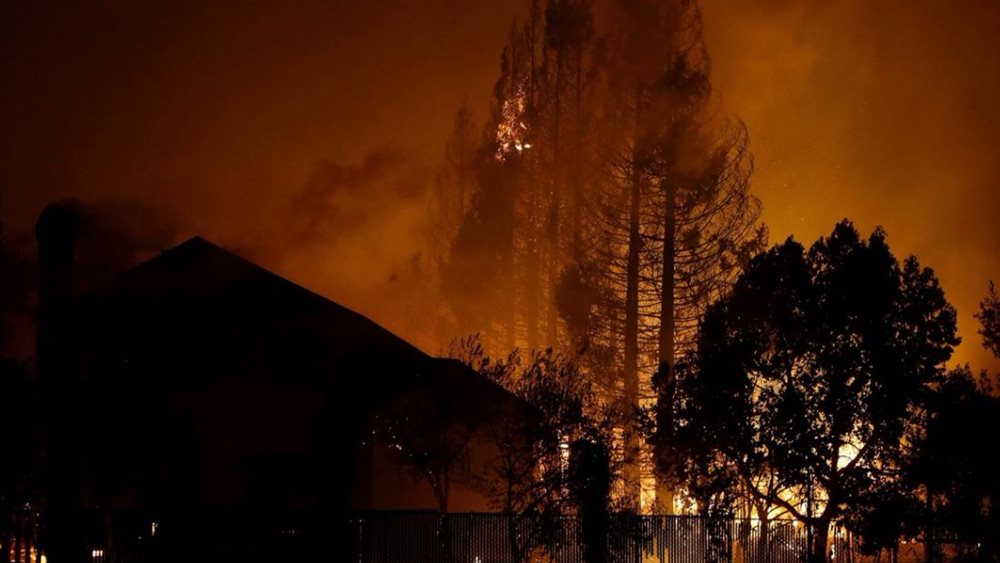 Καλιφόρνια: Οι συγγενείς των αγνοουμένων αναζητούν εναγωνίως τους δικούς τους