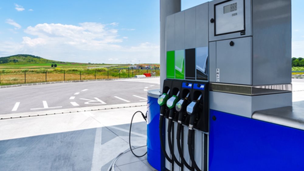 Οι τουρίστες δεν έβαλαν βενζίνη στα νησιά