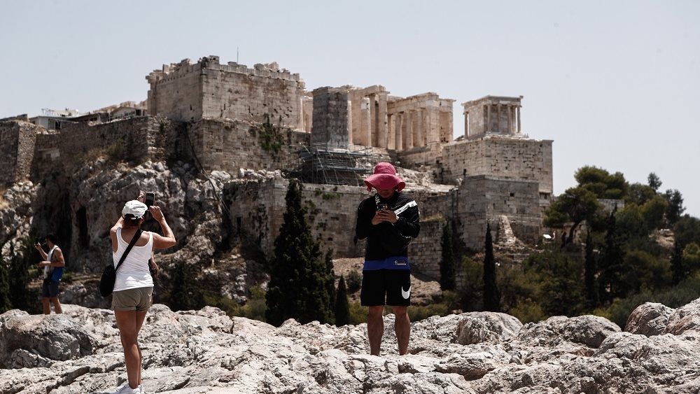 Κλειστη Ακροπολη λογω καυσωνα