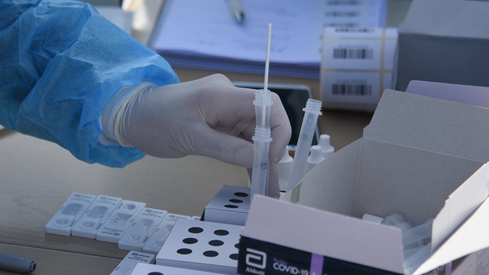 Τι γνωρίζουμε 10 μήνες μετά για τη θεραπεία του κορονοϊού